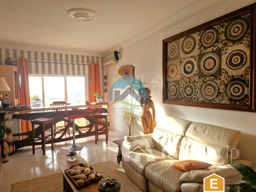 Apartamento T3 com lugar de estacionamento - centro da cidade de Caldas da Rainha — Foto 1