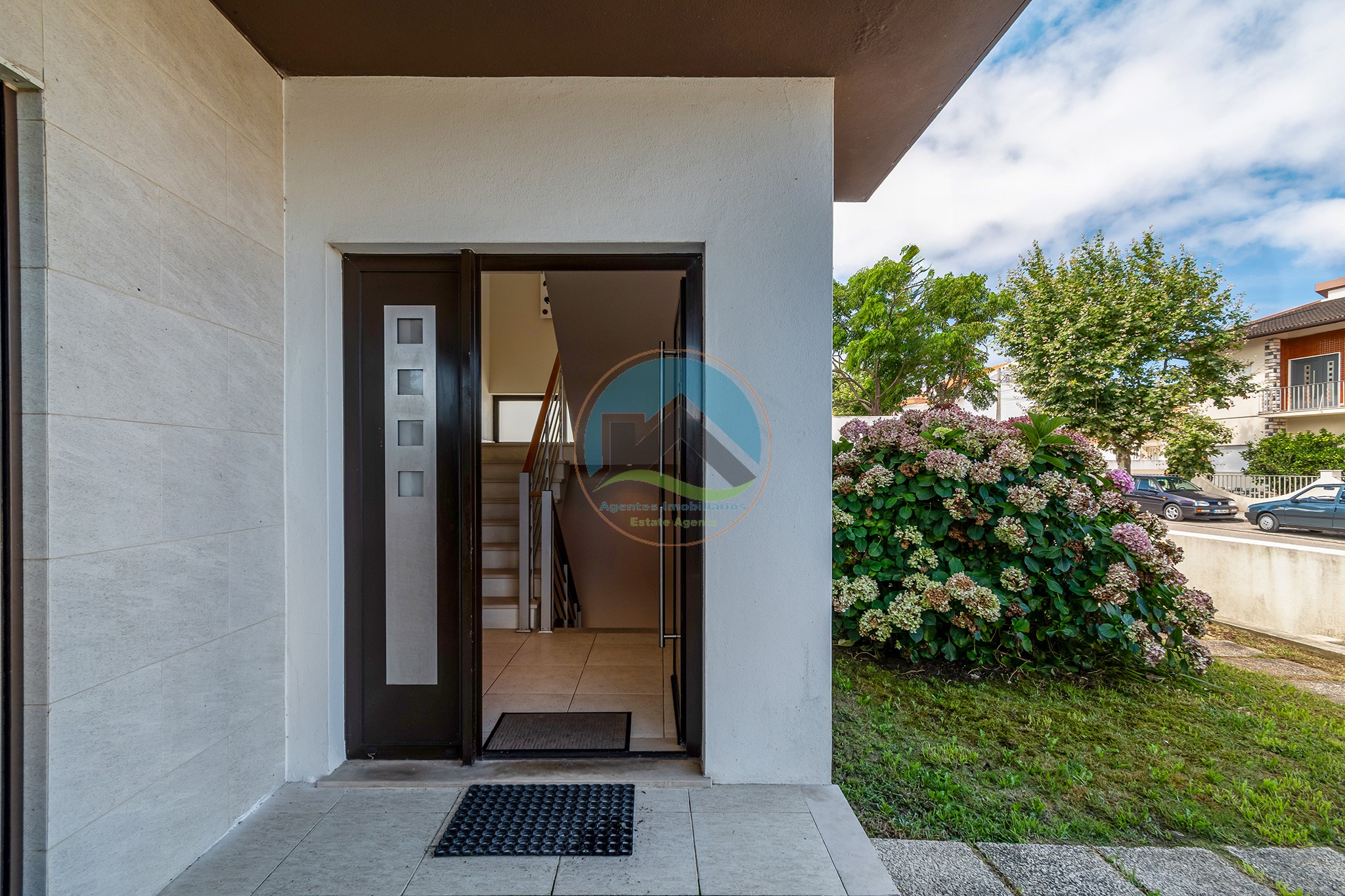 Moradia contemporânea com piscina privada em Salir do Porto — Foto 8