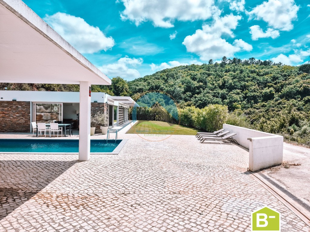Casa con piscina y vistas panorámicas - cerca de Nazaré — Photo 1