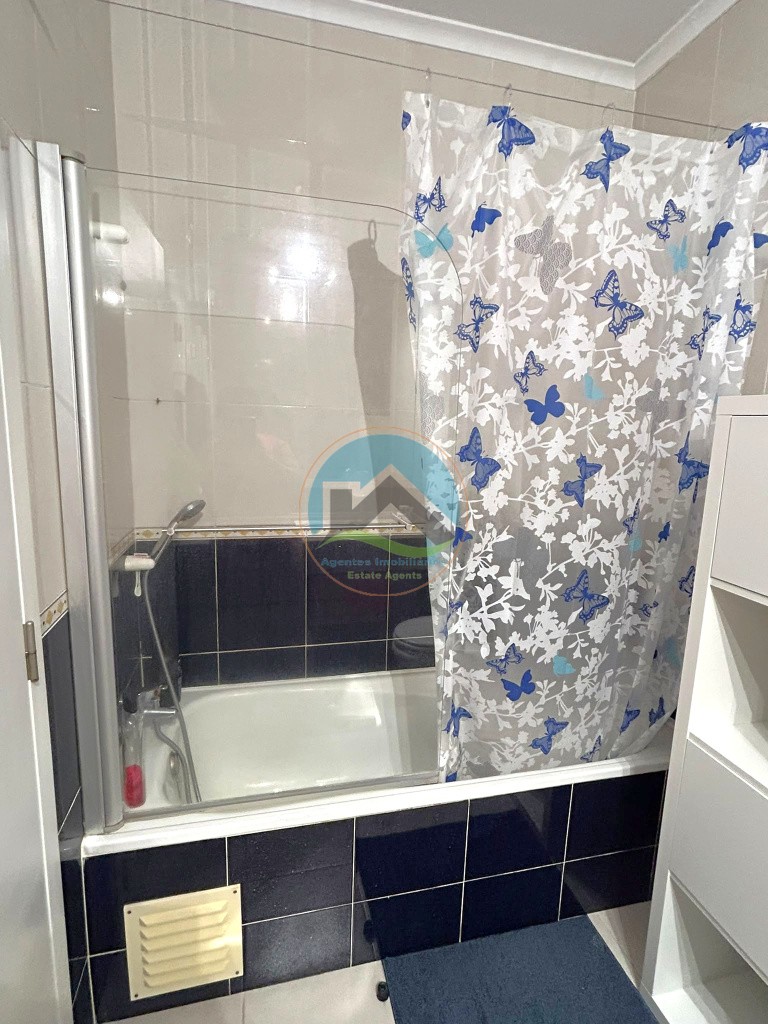 Apartamento T2 renovado com varanda e lugar de estacionamento - Caldas da Rainha — Photo 6