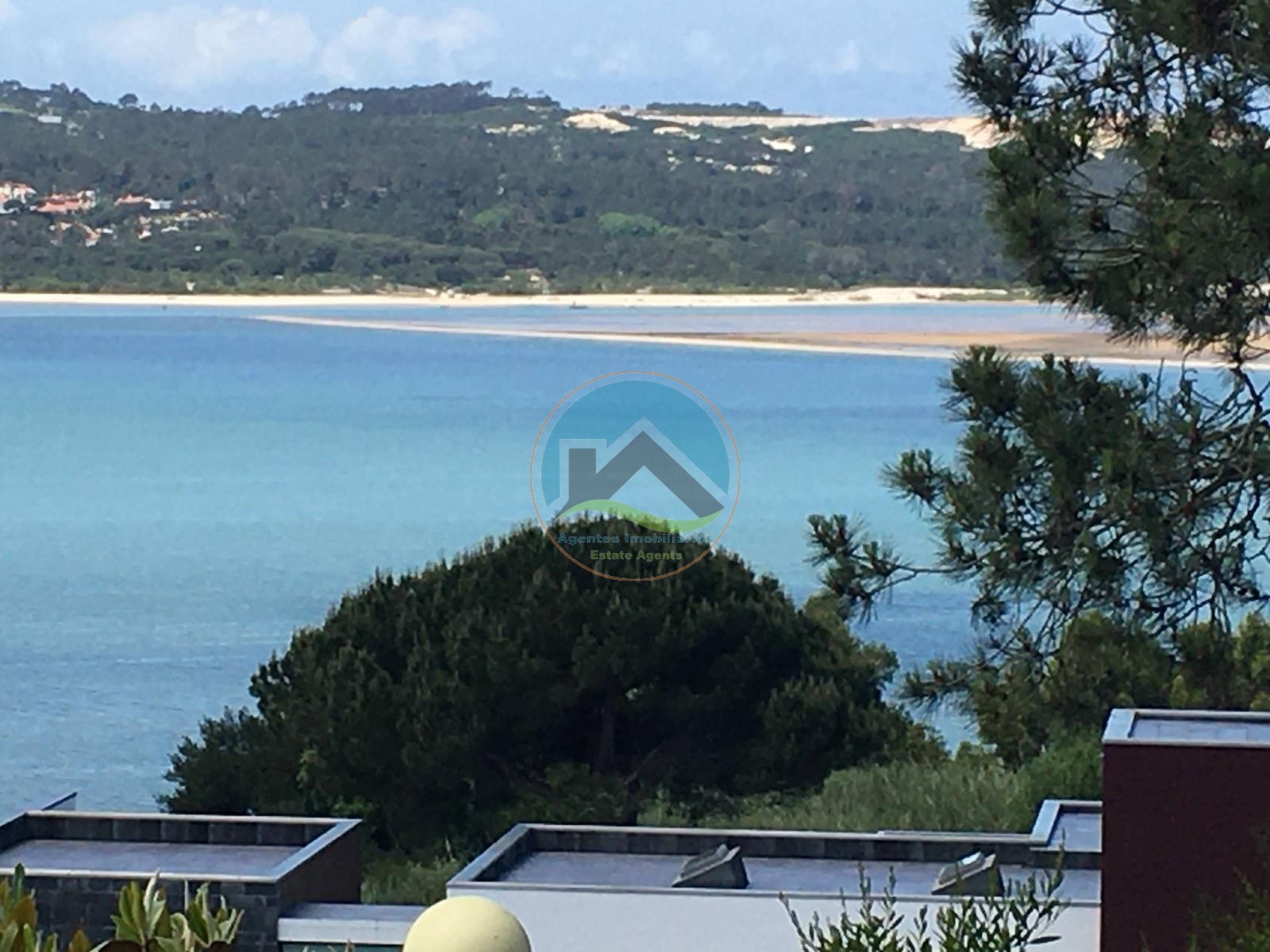 Um Refúgio Contemporâneo com Vista sobre a Lagoa de Óbidos — Photo 42