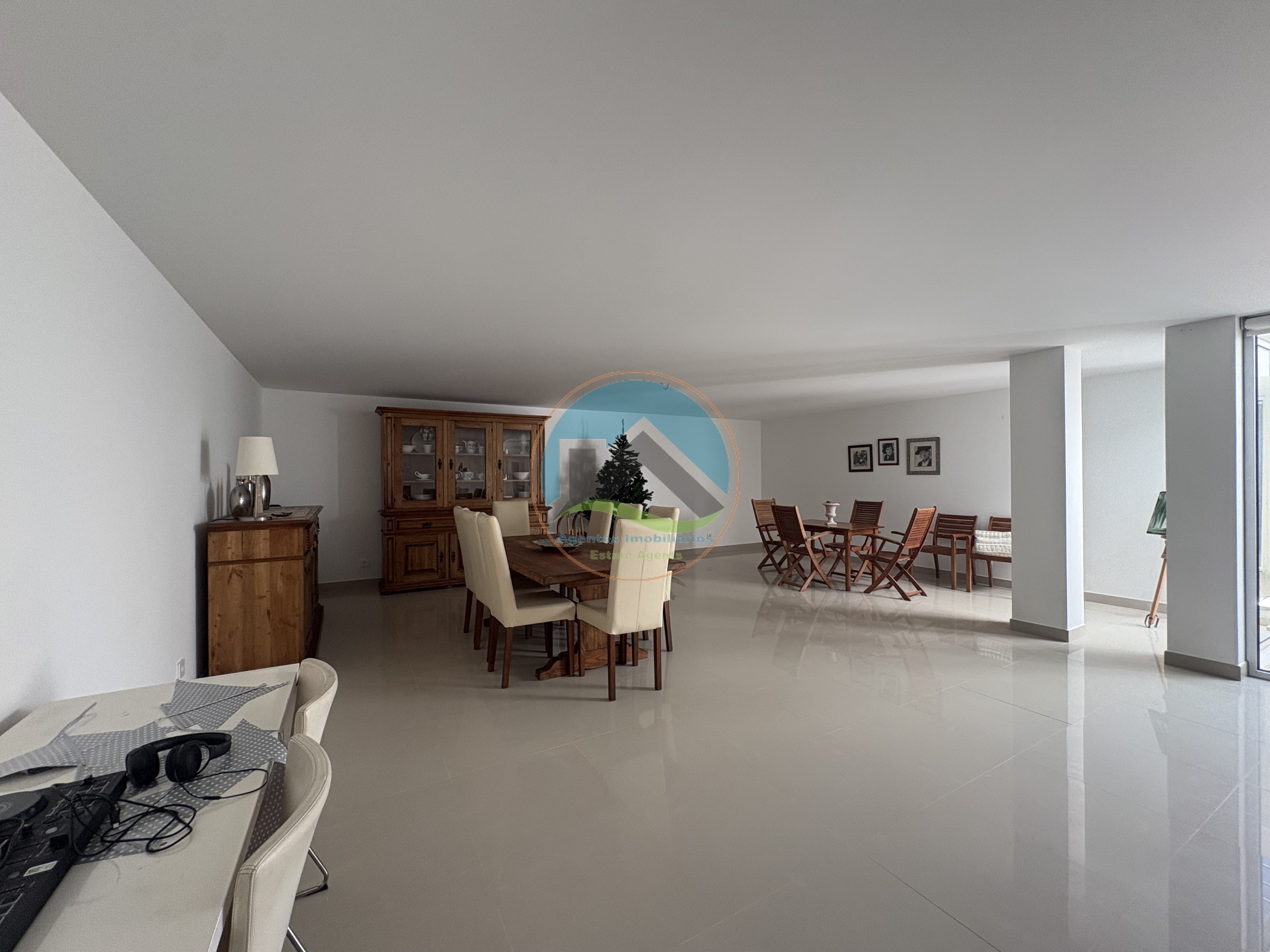 Moderne Villa mit Pool und Blick auf die Lagune — Photo 45