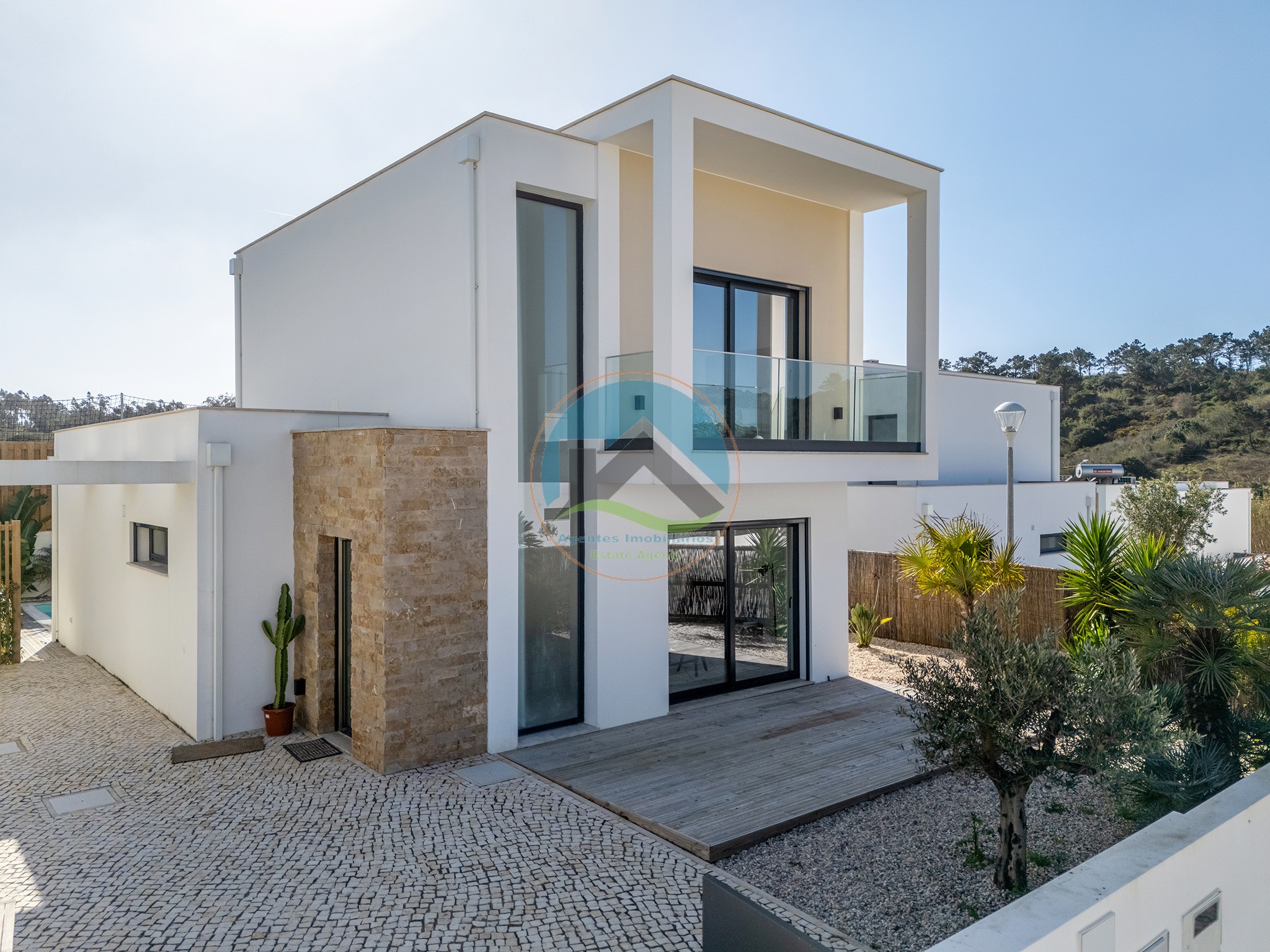 Casa di architettura moderna con piscina privata — Photo 1