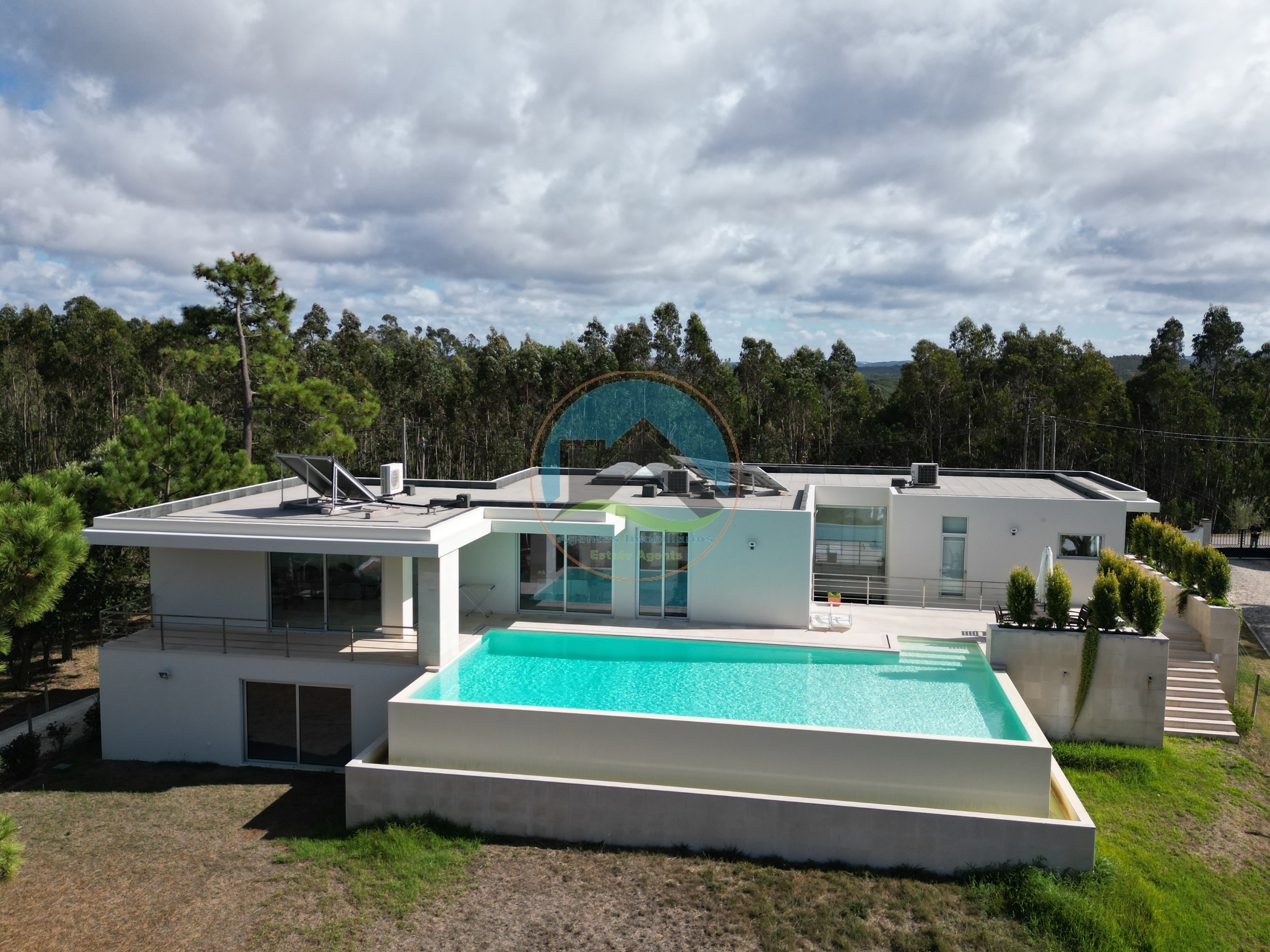 Moderne Villa mit Pool und Blick auf die Lagune — Photo 8