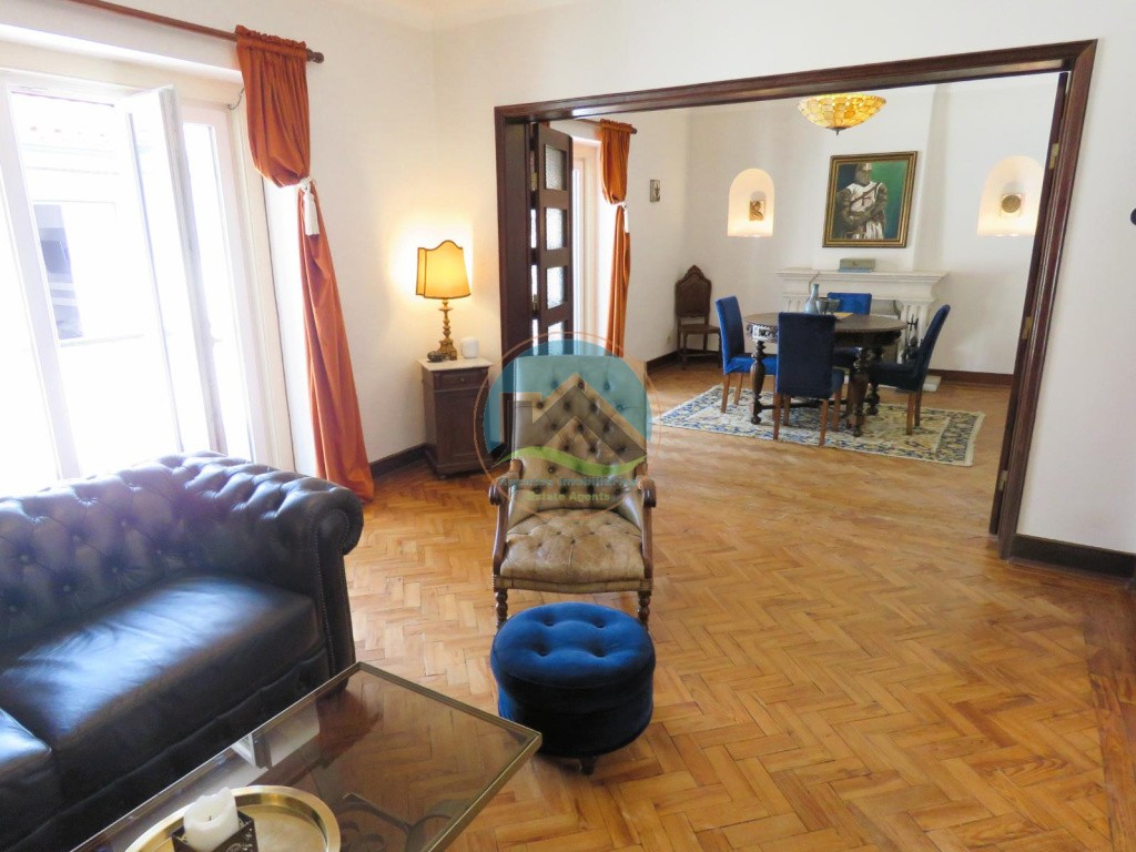 Appartamento T5 - situato nel quartiere storico di Tomar — Photo 12