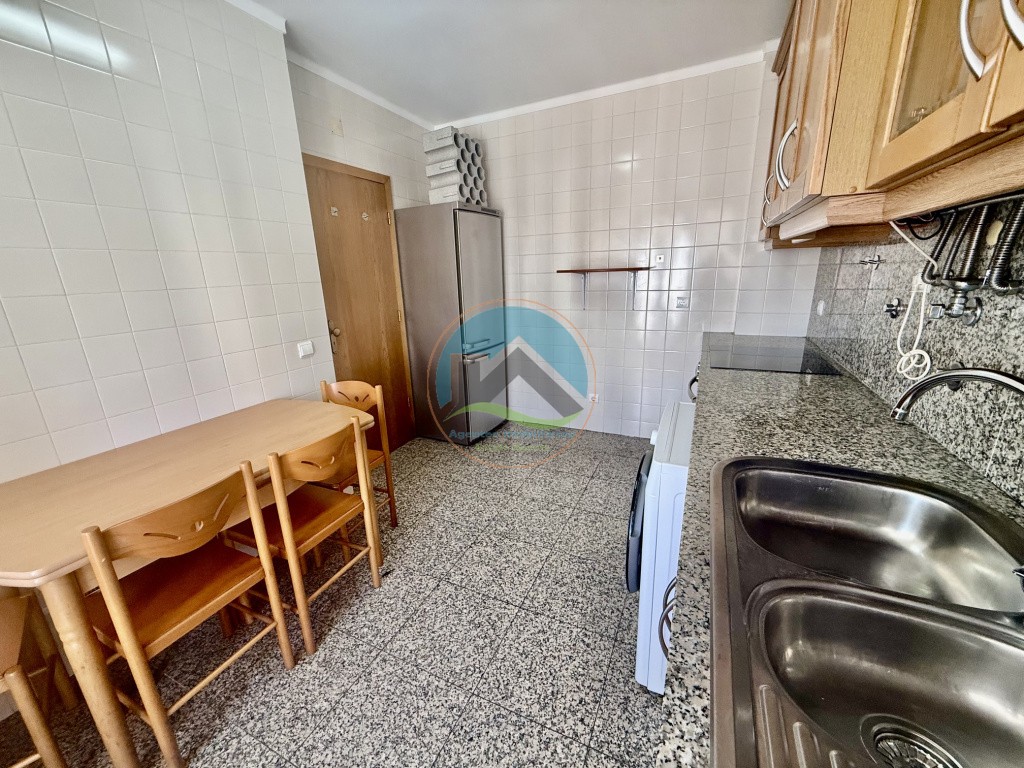Apartamento T2 com varanda e garagem - vista praia, São Martinho do Porto — Photo 8