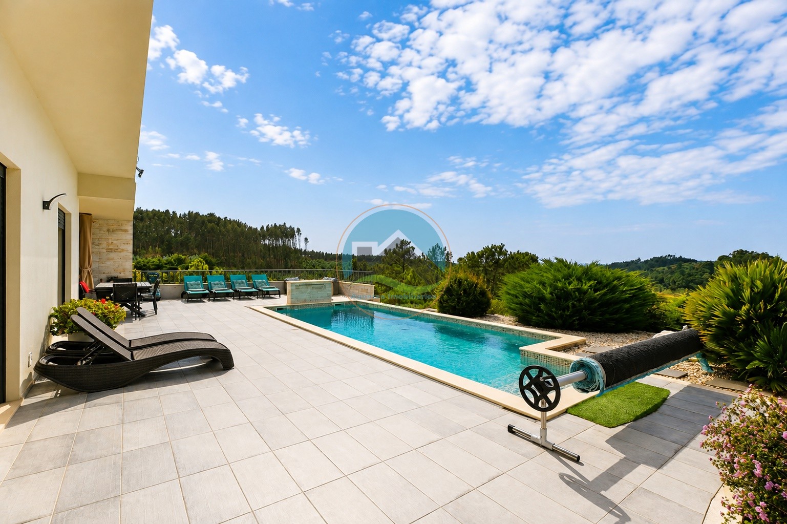 Moradia Contemporânea Térrea com Piscina Aquecida e terreno na — Foto 25