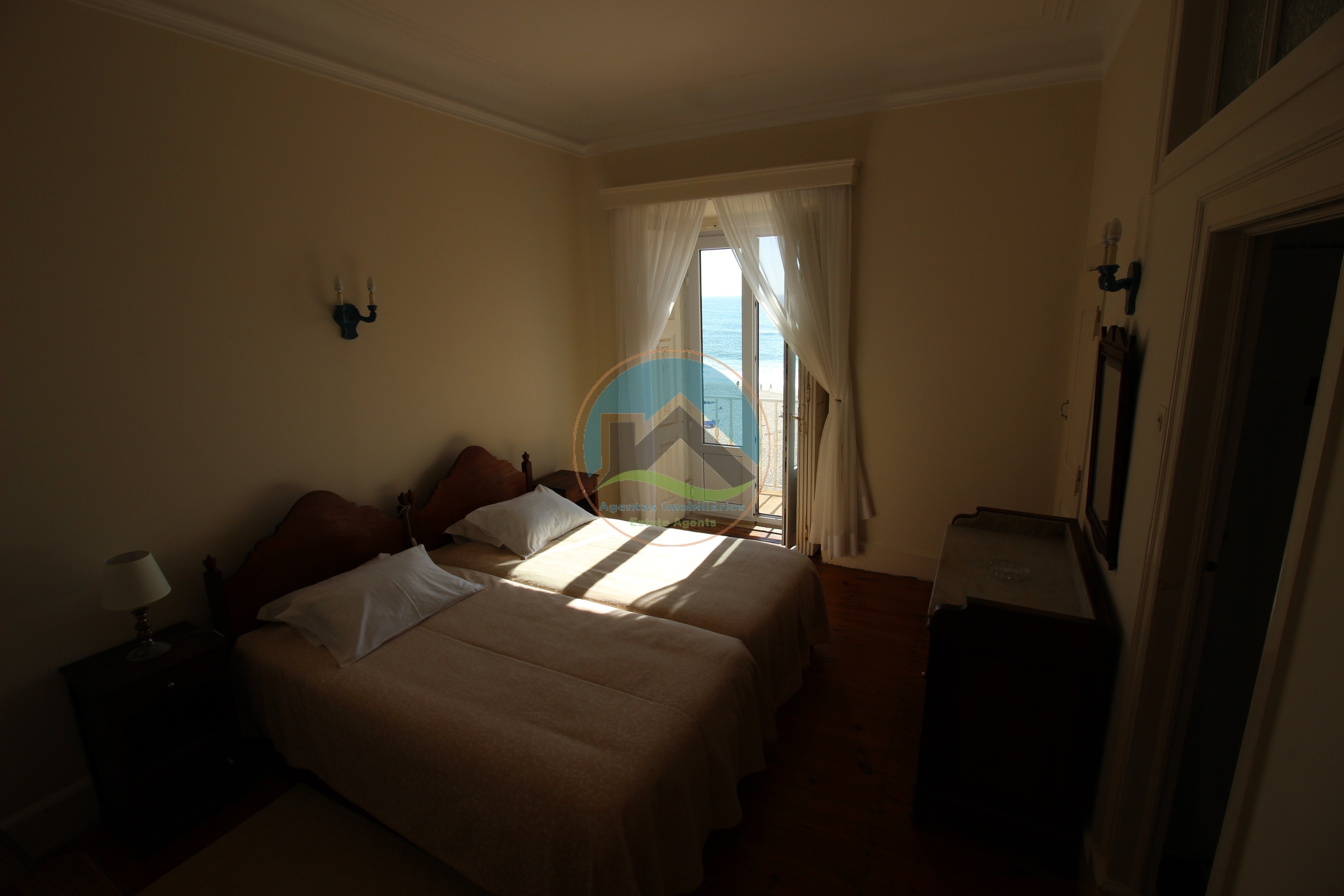 Unidade hoteleira de charme em primeira linha de mar na Foz do — Photo 44