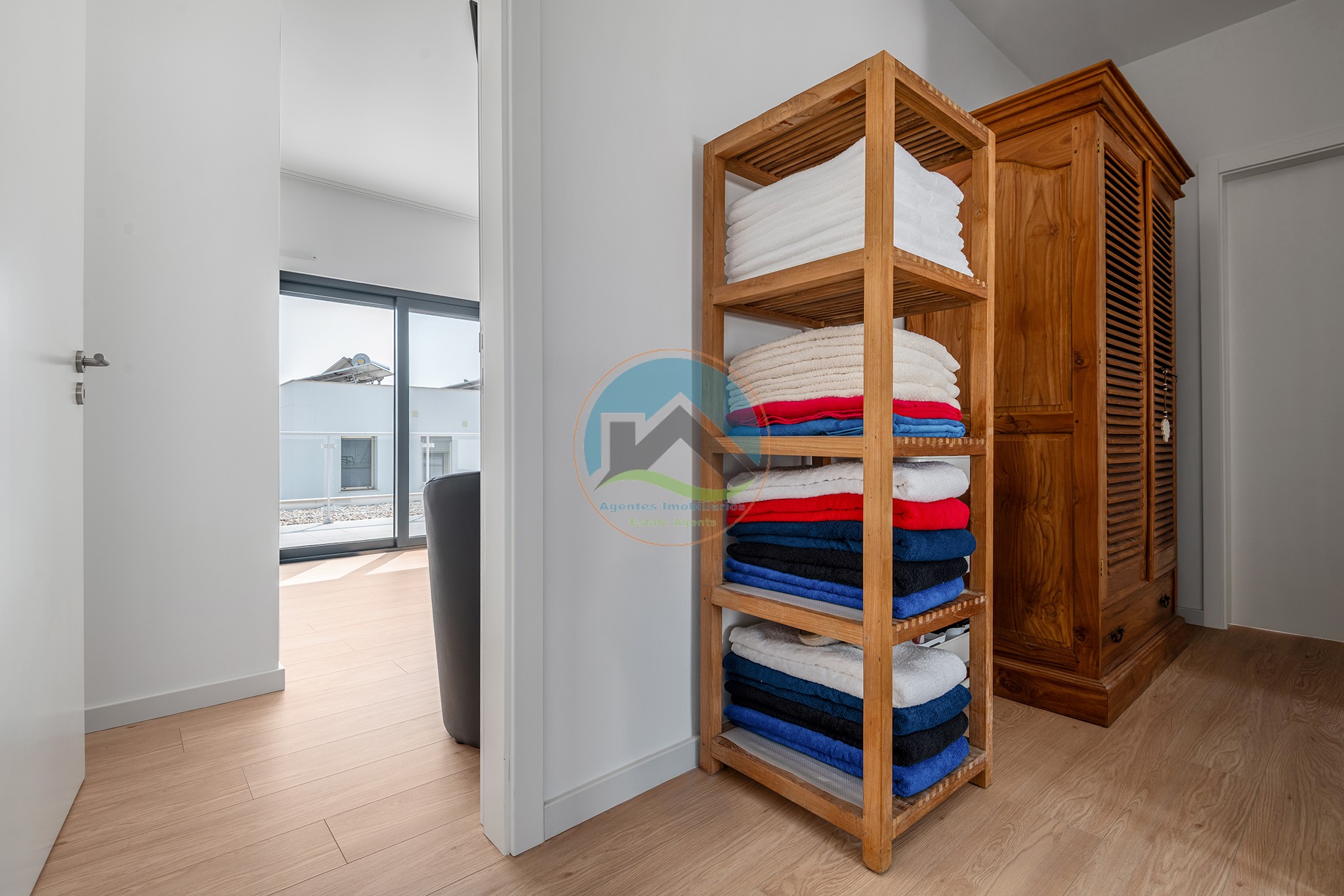 Moradia de luxo contemporânea com tecnologia de ponta, junto — Photo 27