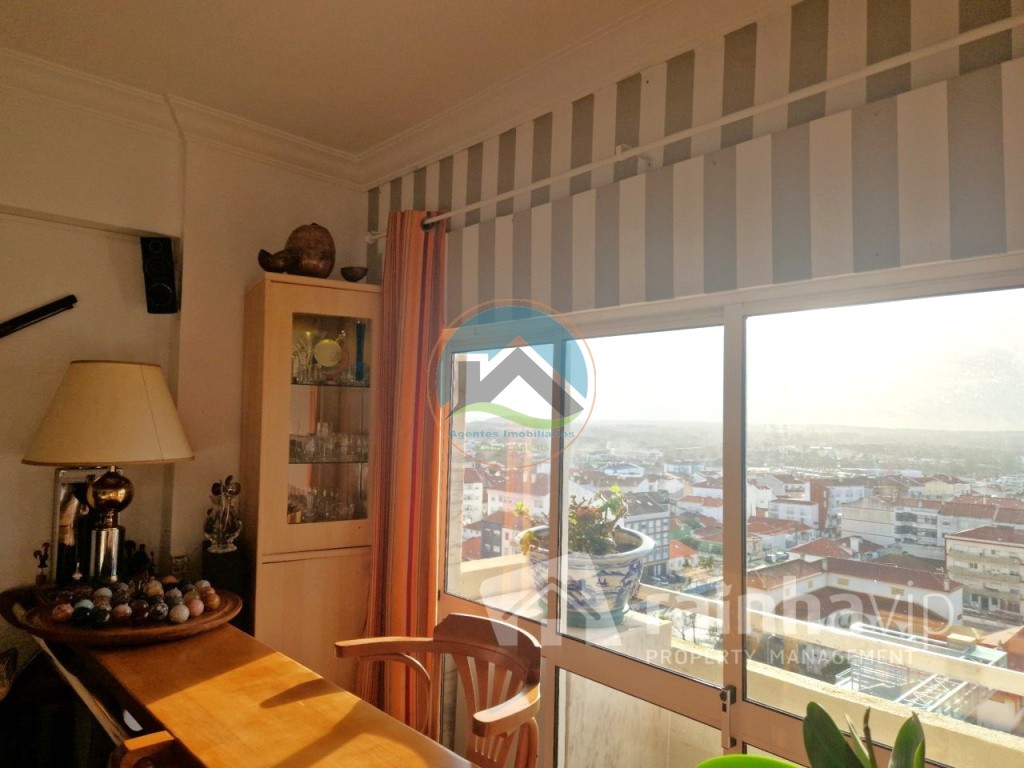 Apartamento T3 com lugar de estacionamento - centro da cidade de Caldas da Rainha — Foto 4