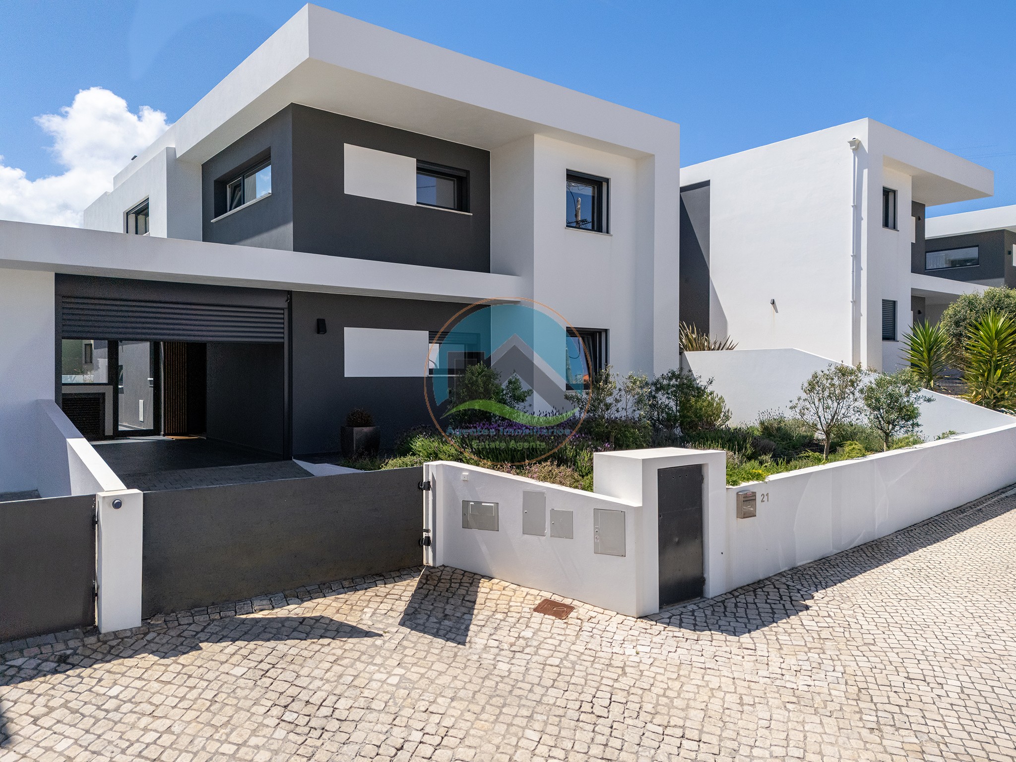 Villa contemporanea sul mare con piscina privata - Foz — Photo 1