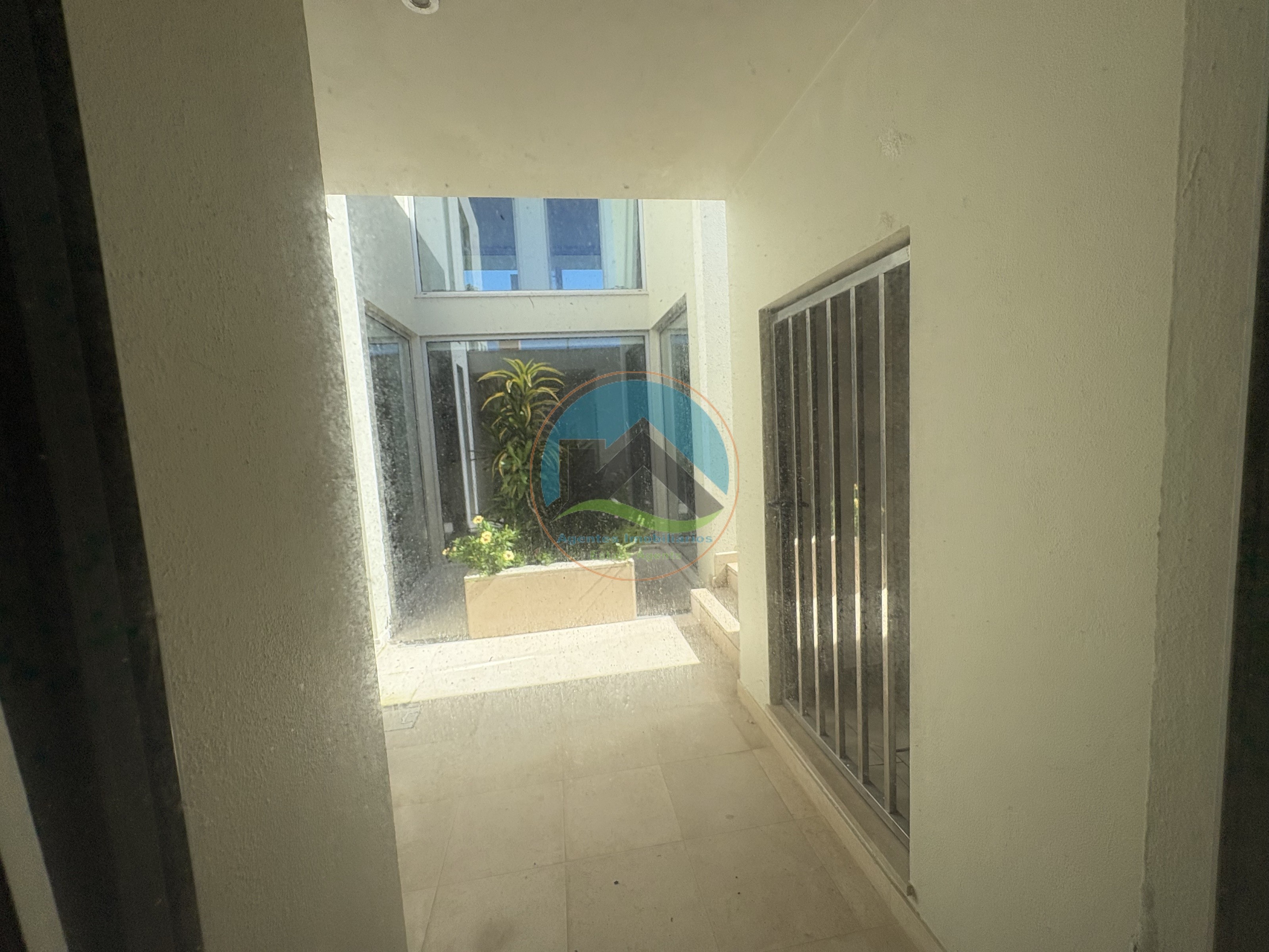 Moderne Villa mit Pool und Blick auf die Lagune — Photo 48