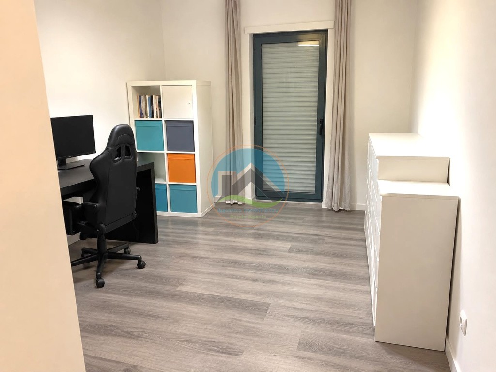 Apartamento T2 renovado com varanda e lugar de estacionamento - Caldas da Rainha — Photo 11