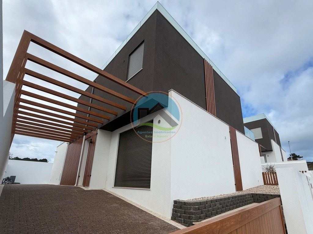 Moradias de qualidade superior com piscina - inseridas em Urbanização junto da praia e mar — Photo 26