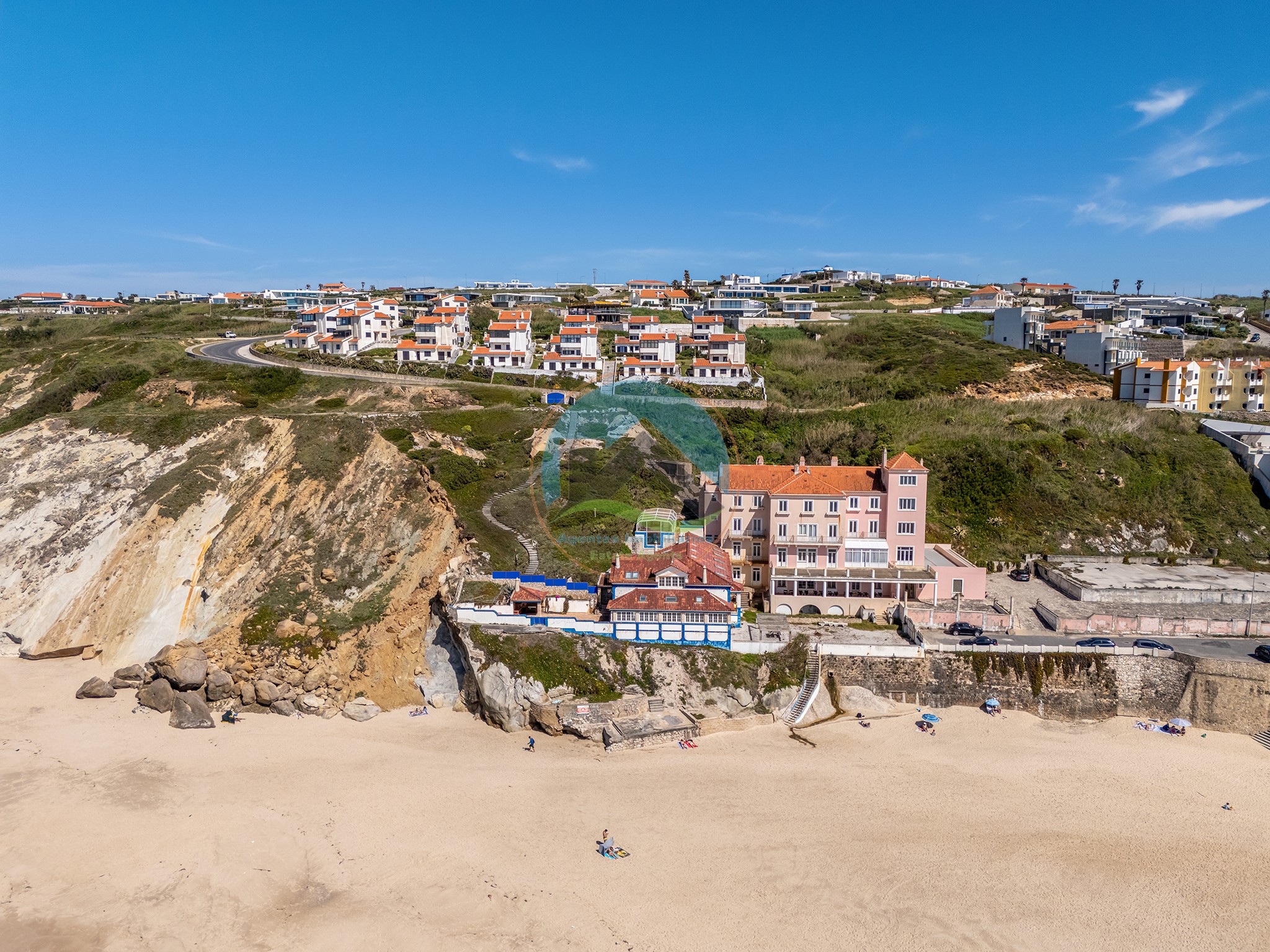 Unidade hoteleira de charme em primeira linha de mar na Foz do — Photo 17