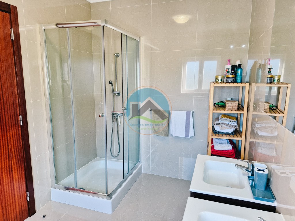 Moradia T4 com garagem, jardim e piscina - Coto, Caldas da Rainha — Photo 35