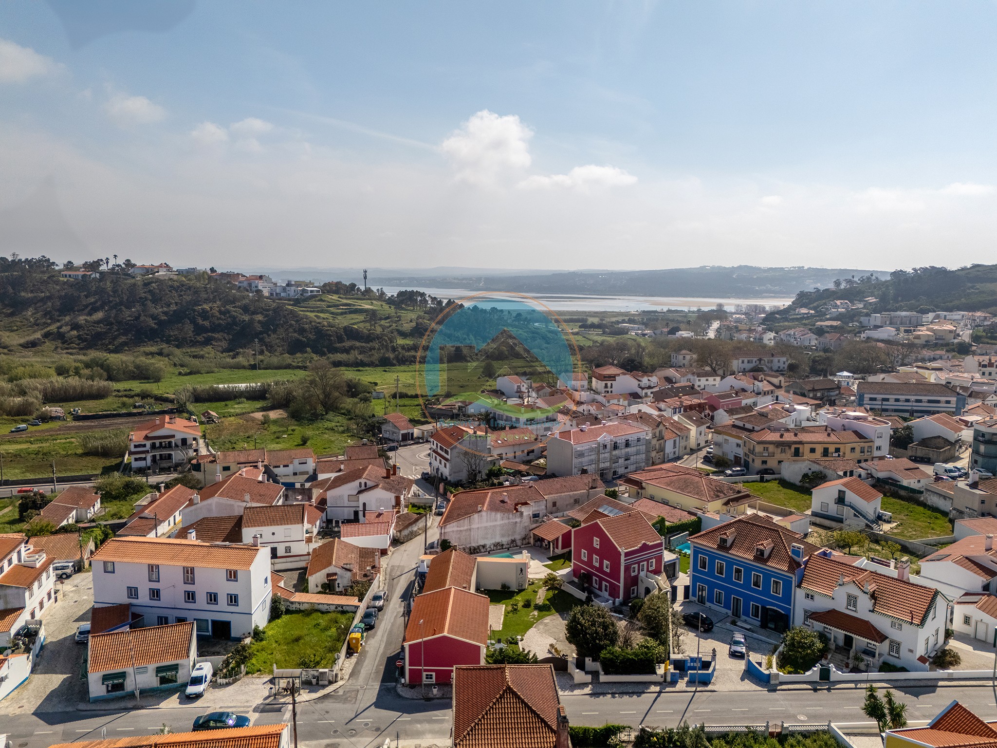 Refúgio Único com 3 Casas e Piscina na Foz do Arelho a Dois Passos — Foto 1