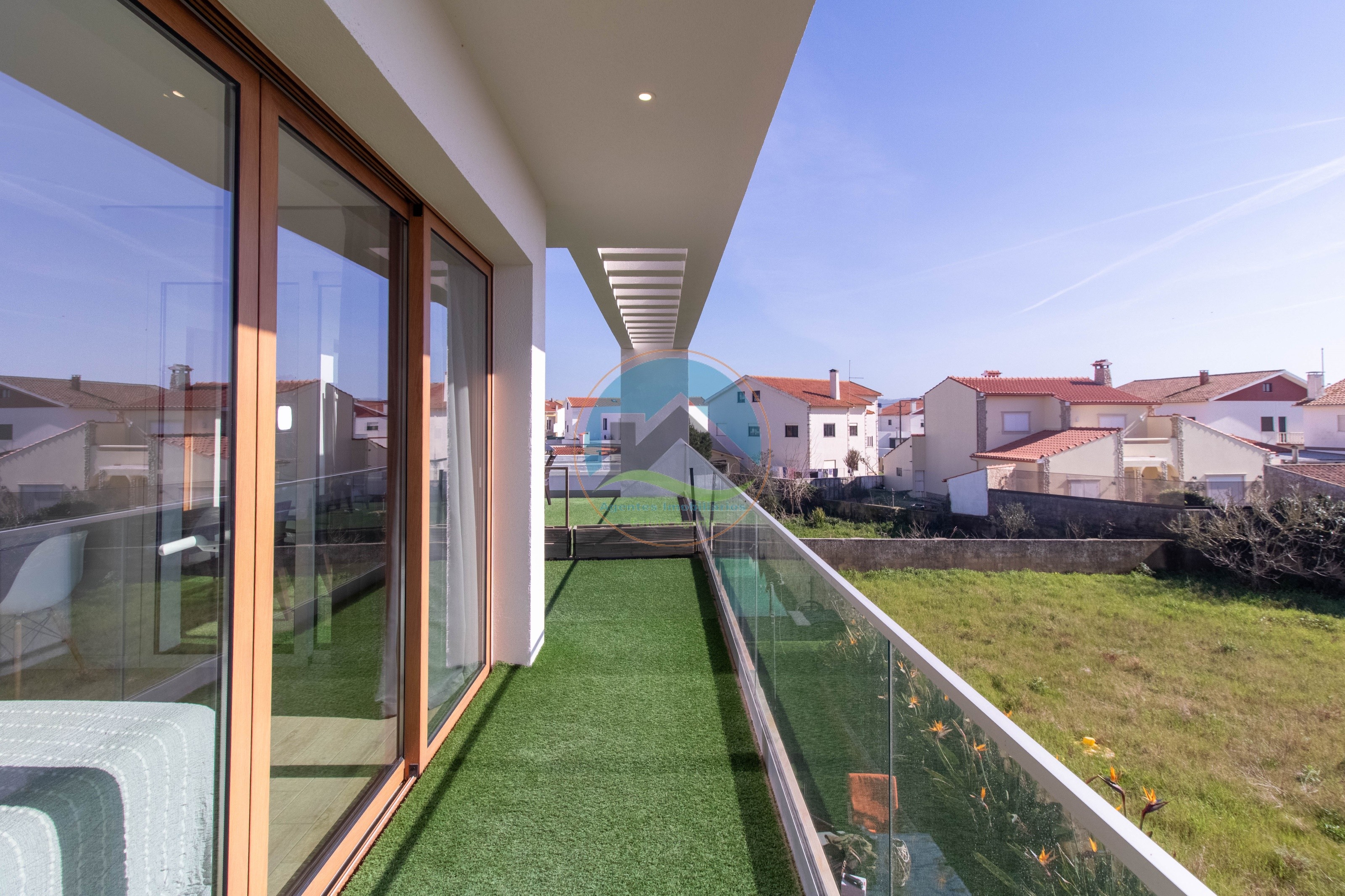 Moradia T4 com Piscina e com Unidades Independentes localizada — Photo 41