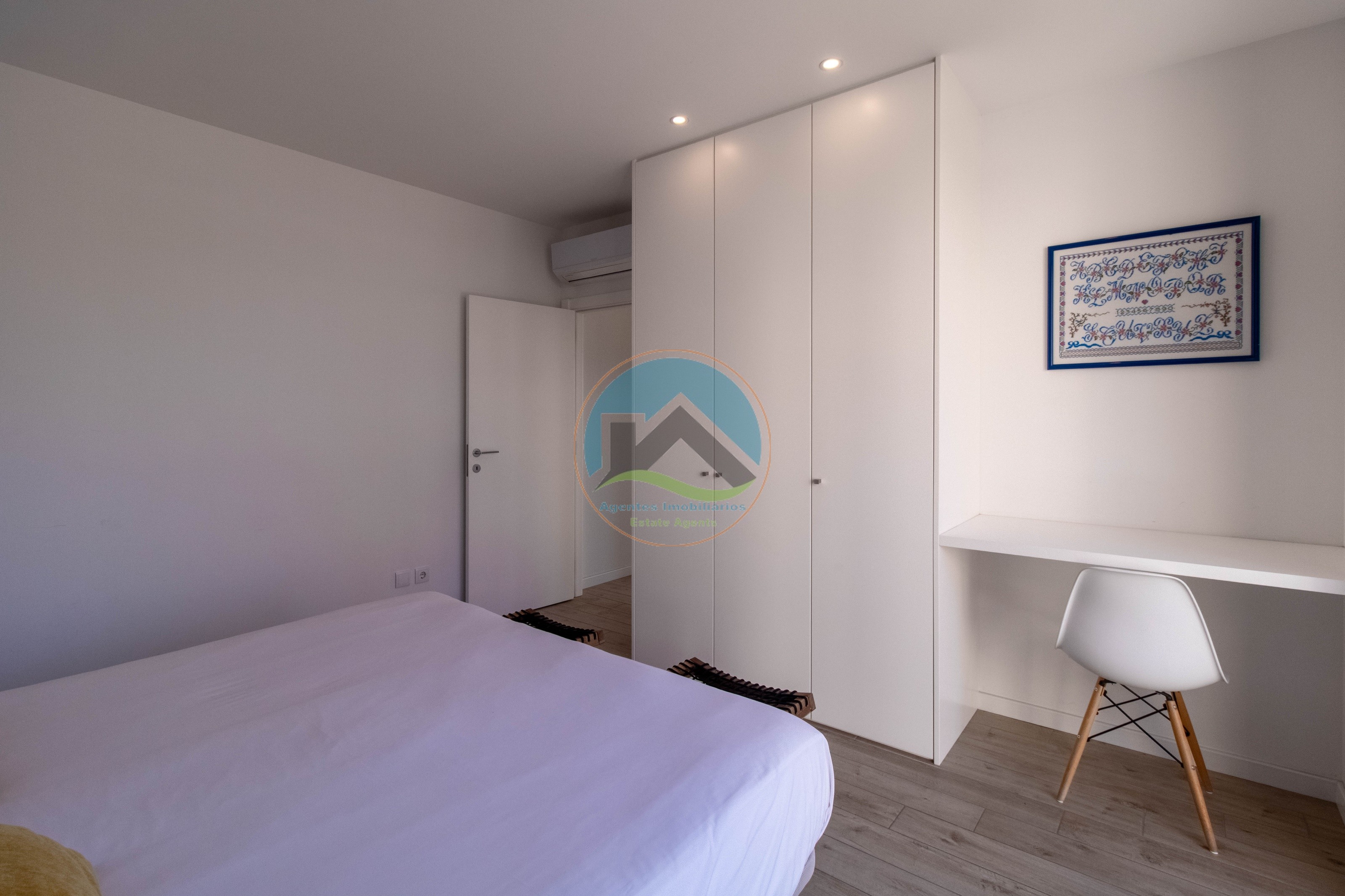 Moradia T4 com Piscina e com Unidades Independentes localizada — Photo 40