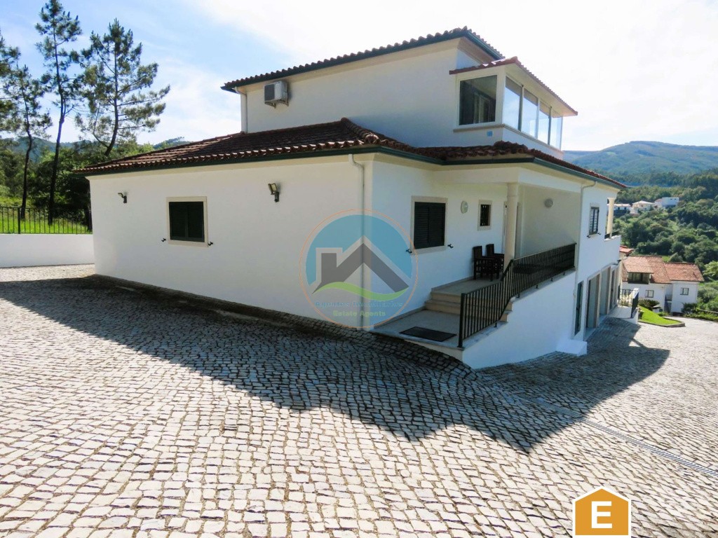 Haus mit 4 Schlafzimmern, Garage und beheiztem Pool - Penela, Coimbra — Photo 1
