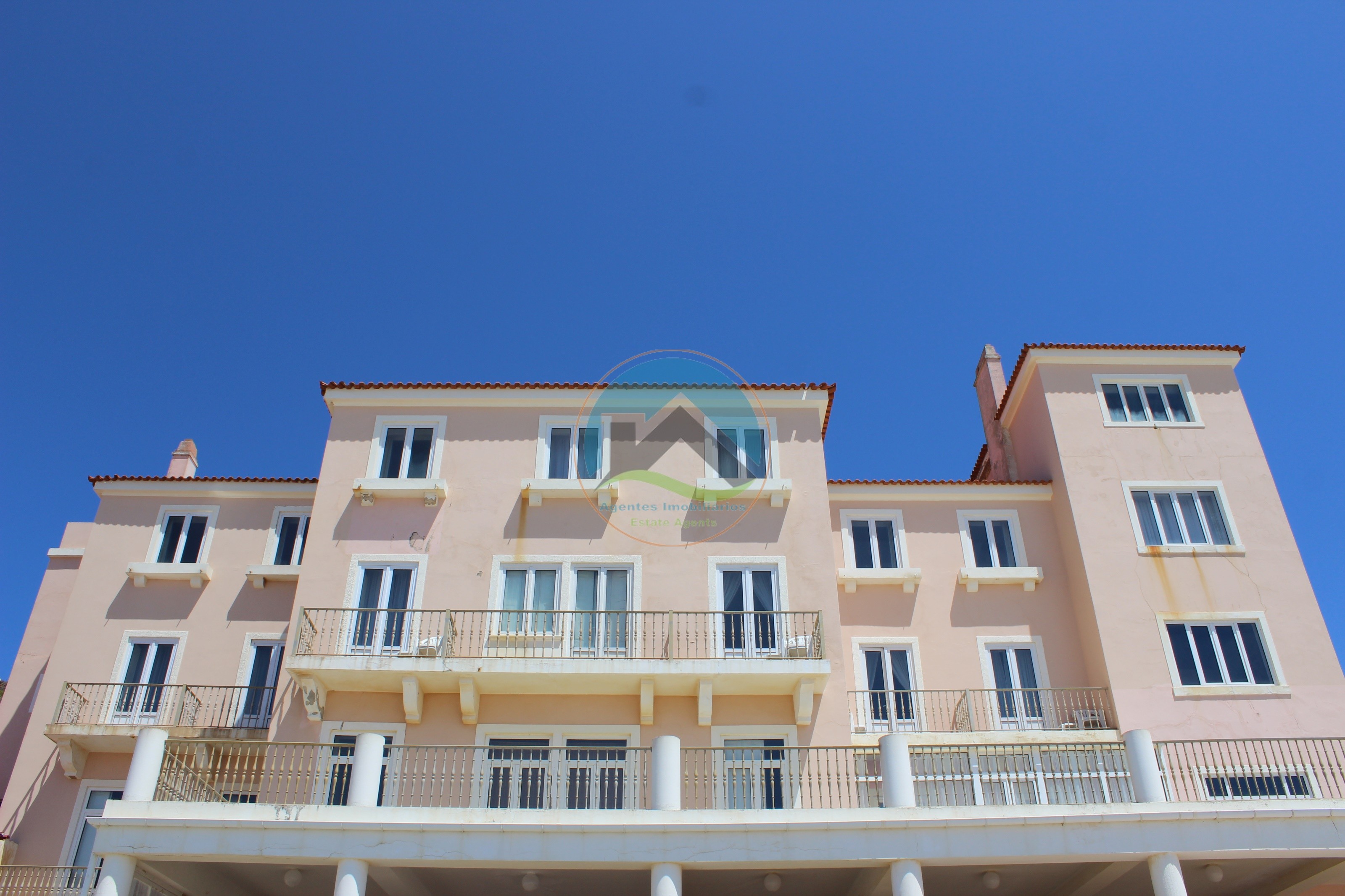Unidade hoteleira de charme em primeira linha de mar na Foz do — Photo 4