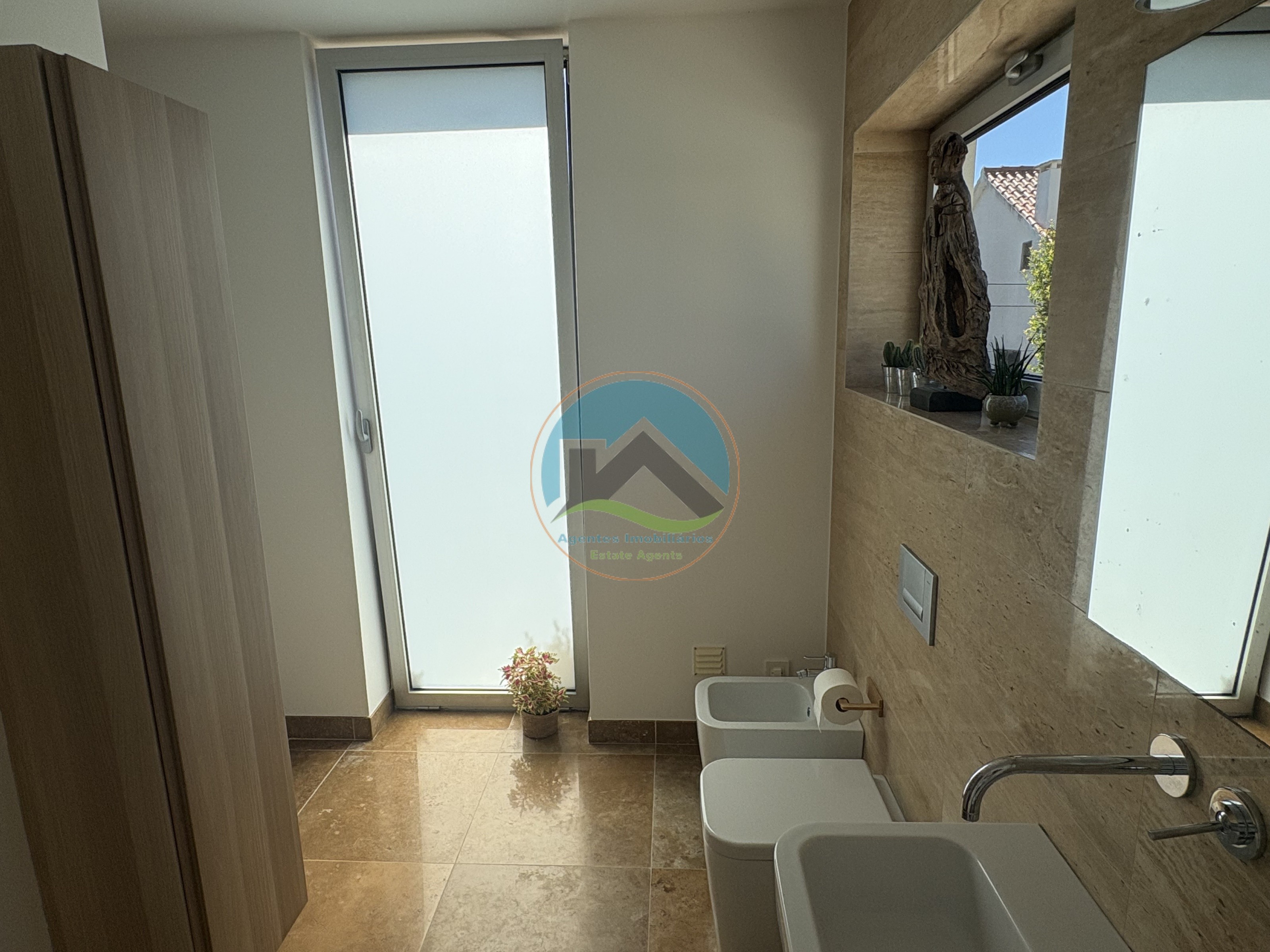 Moderne Villa mit Pool und Blick auf die Lagune — Photo 22