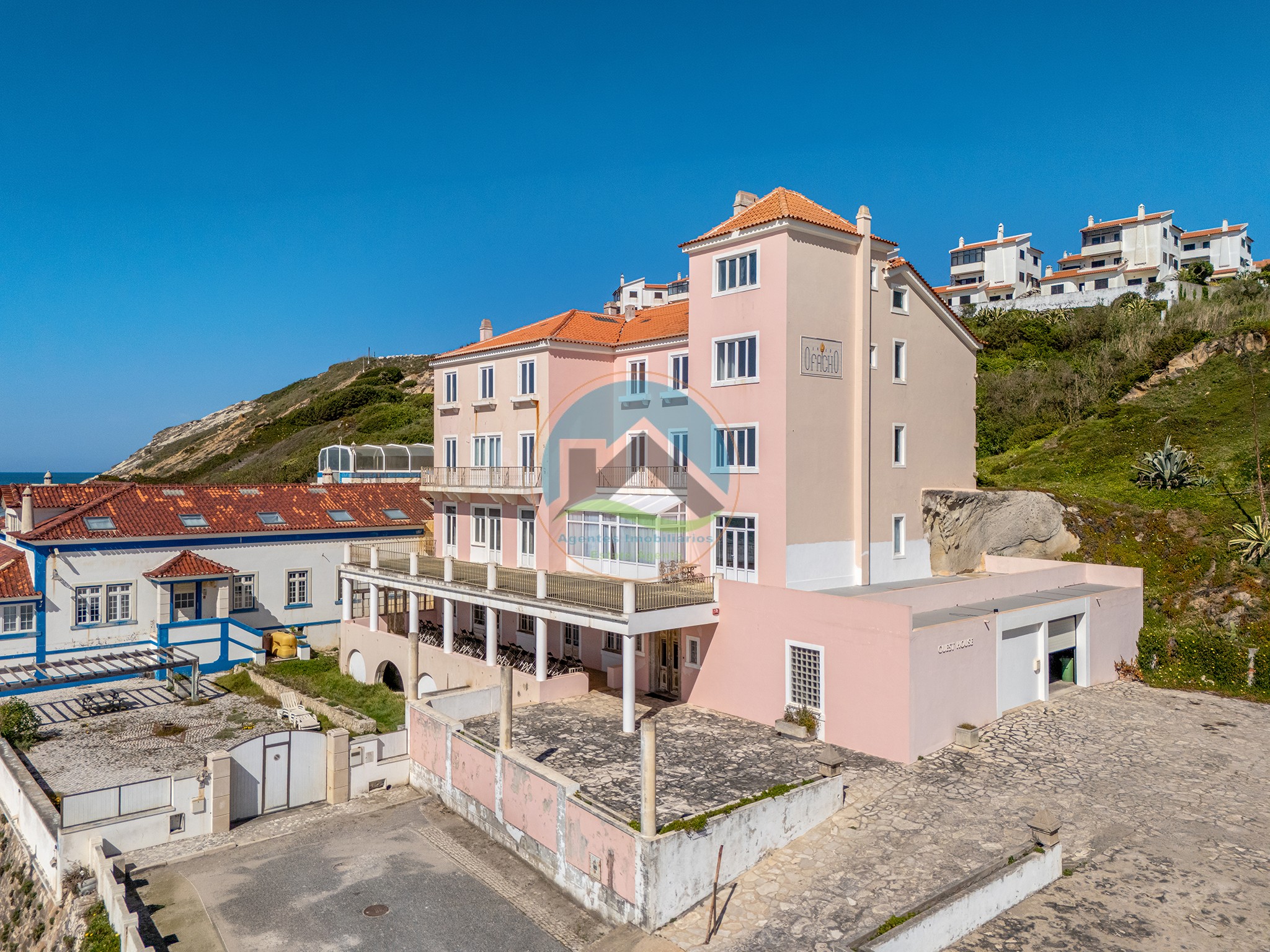 Unidade hoteleira de charme em primeira linha de mar na Foz do — Photo 54