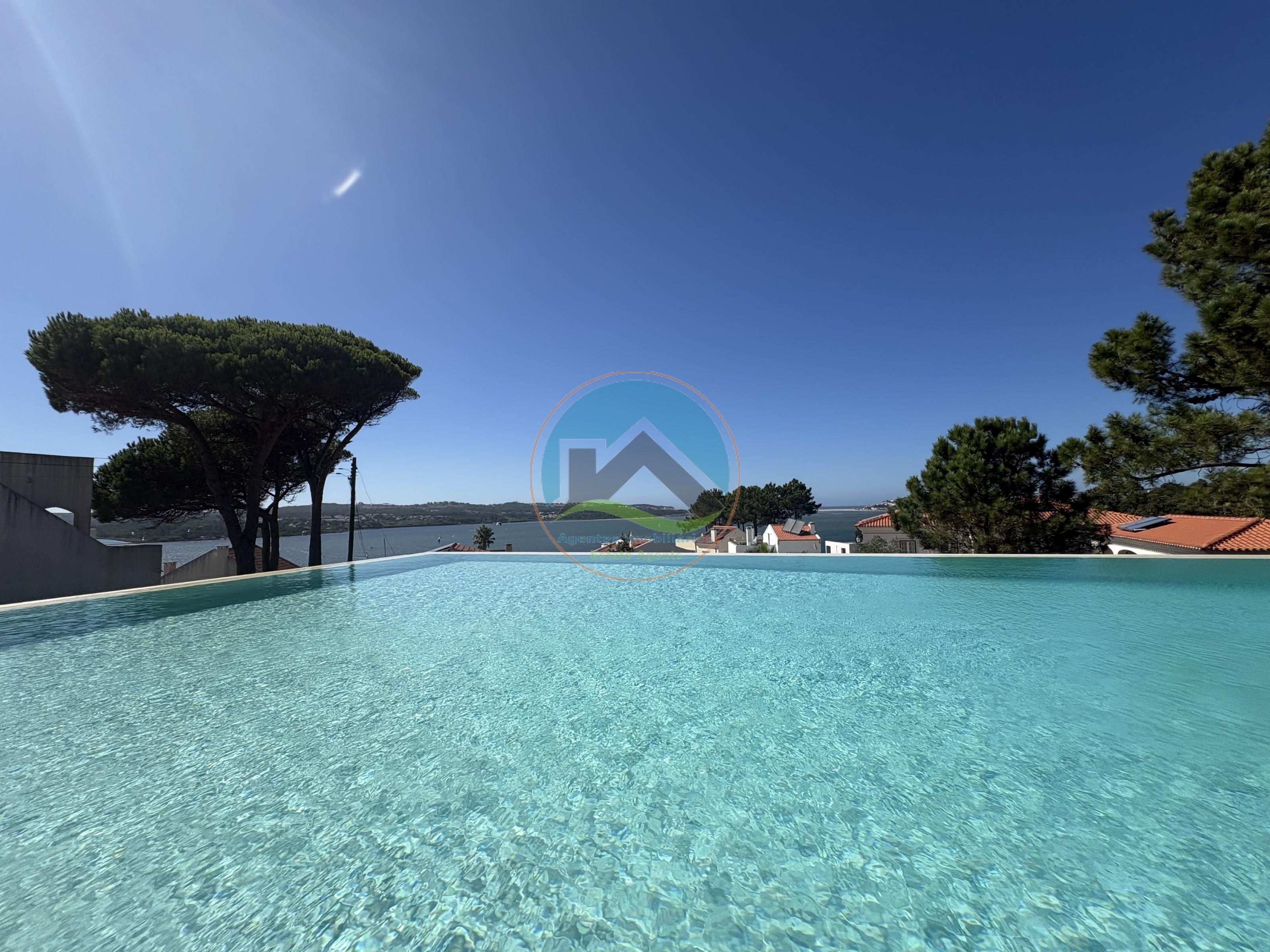 Moderne Villa mit Pool und Blick auf die Lagune — Photo 2