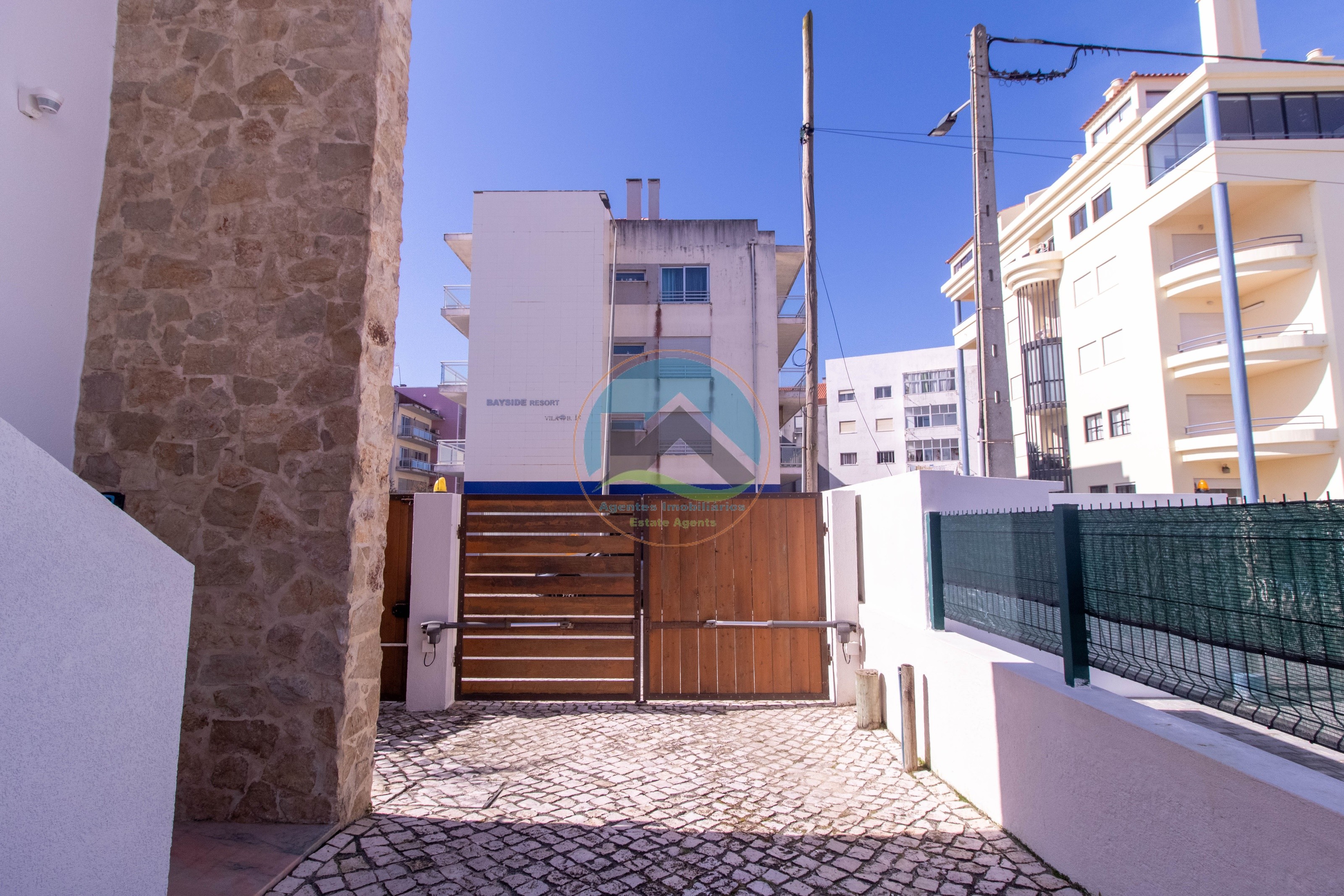 Moradia T4 com Piscina e com Unidades Independentes localizada — Photo 43