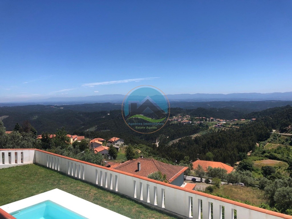 Moradia T4 com garagem, jardim e piscina - Buçaco, Portugal — Photo 1