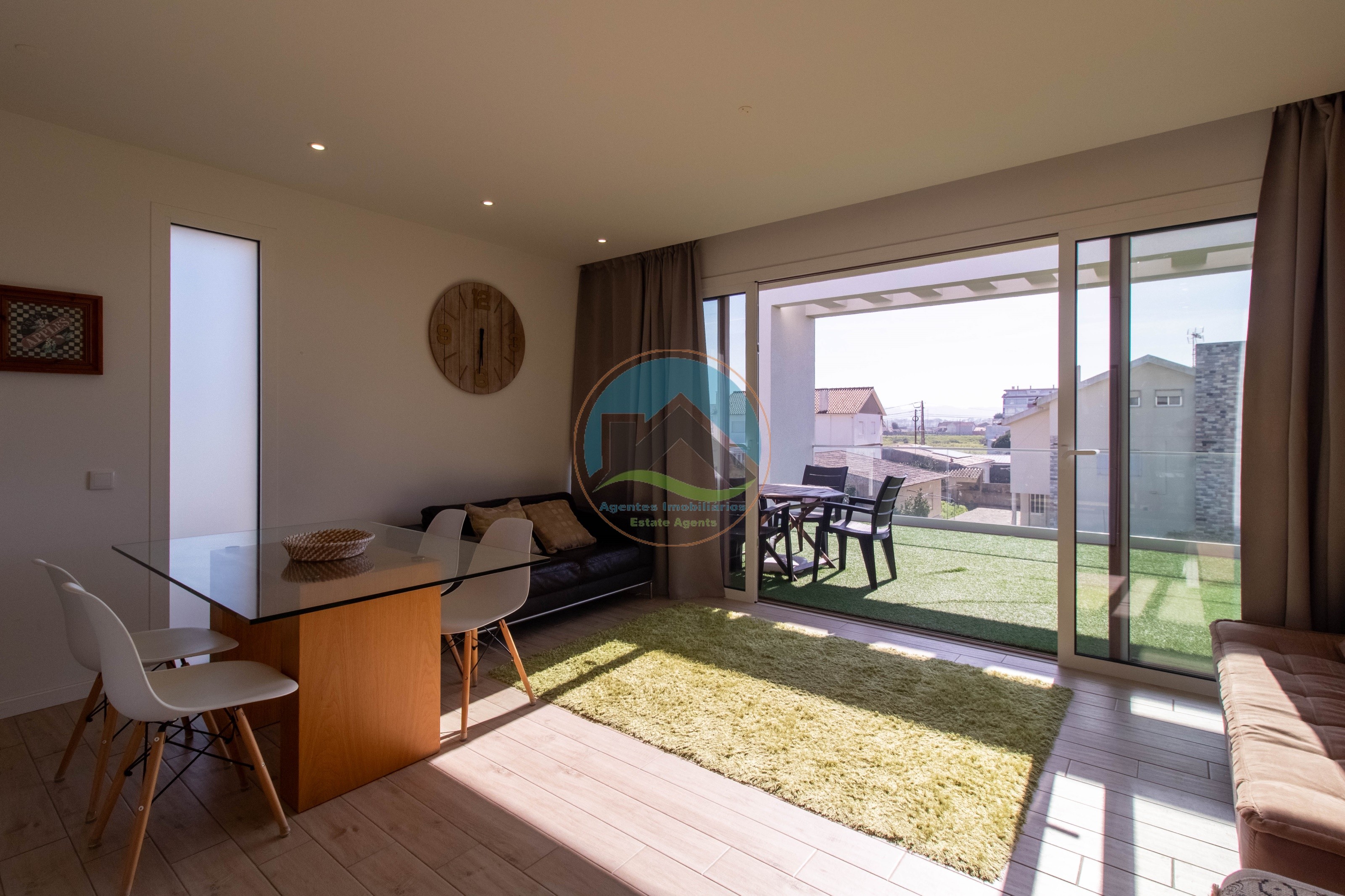 Moradia T4 com Piscina e com Unidades Independentes localizada — Photo 27