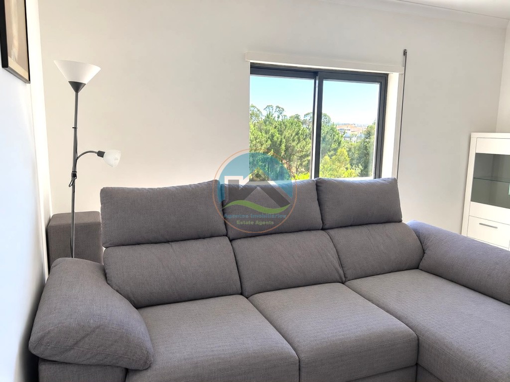 Apartamento T2 renovado com varanda e lugar de estacionamento - Caldas da Rainha — Photo 13