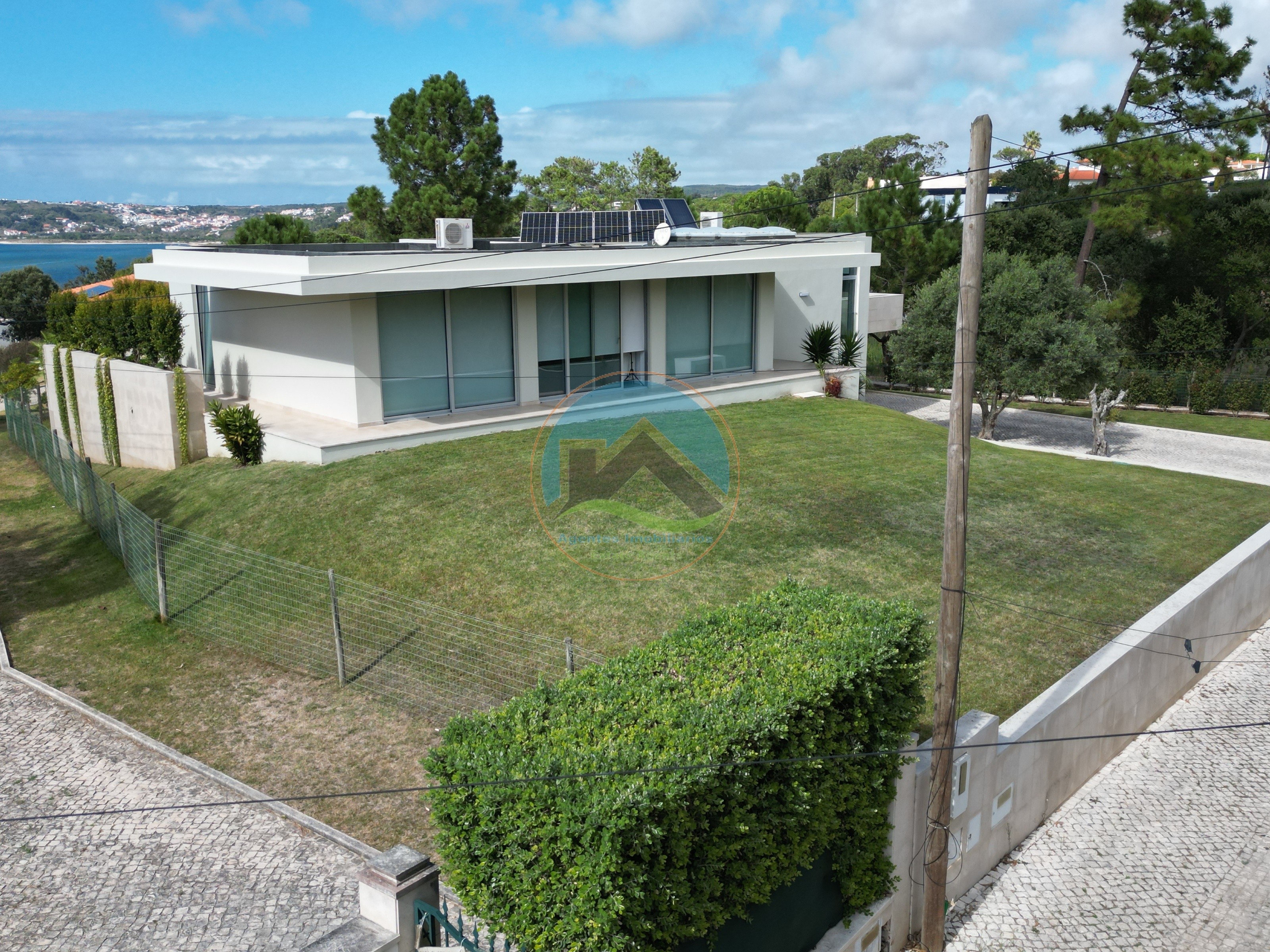 Moderne Villa mit Pool und Blick auf die Lagune — Photo 3