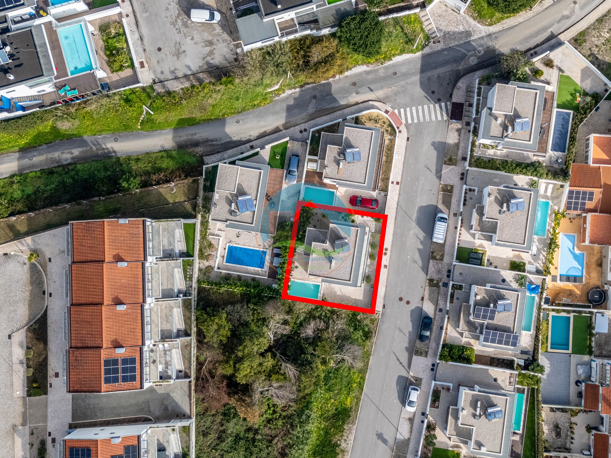 Moradia contemporânea com jardim e piscina em Salir do Porto — Foto 35