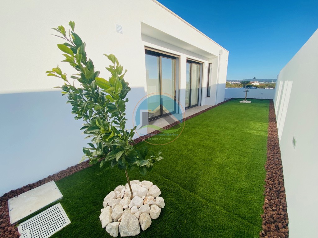 Moradia T2 térrea de qualidade superior com cave - inserida em Urbanização junto da praia e mar — Photo 19
