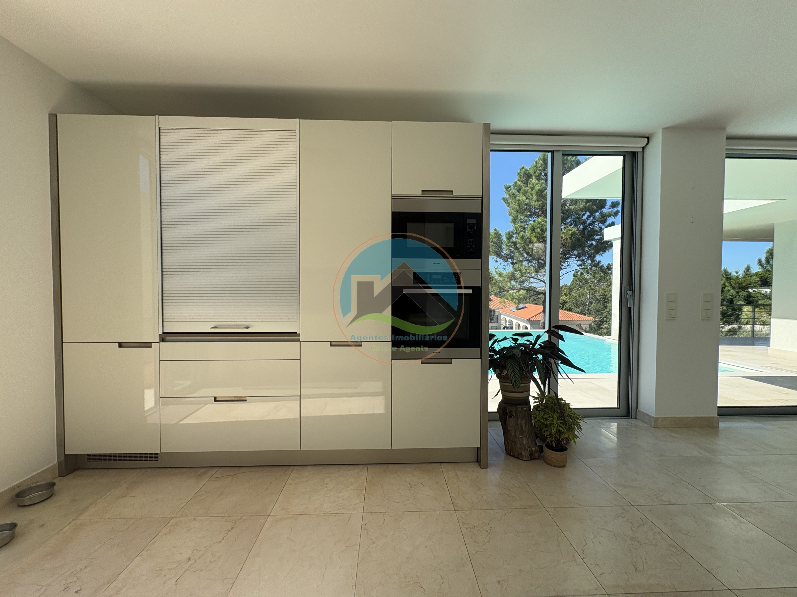 Moderne Villa mit Pool und Blick auf die Lagune — Photo 32