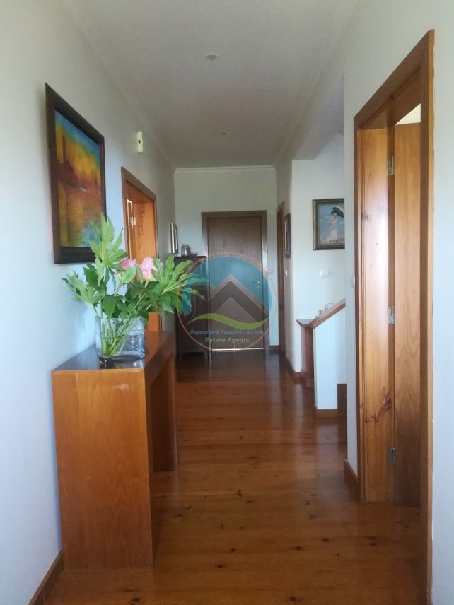 Moradia T4 com garagem, jardim e piscina - Buçaco, Portugal — Photo 12