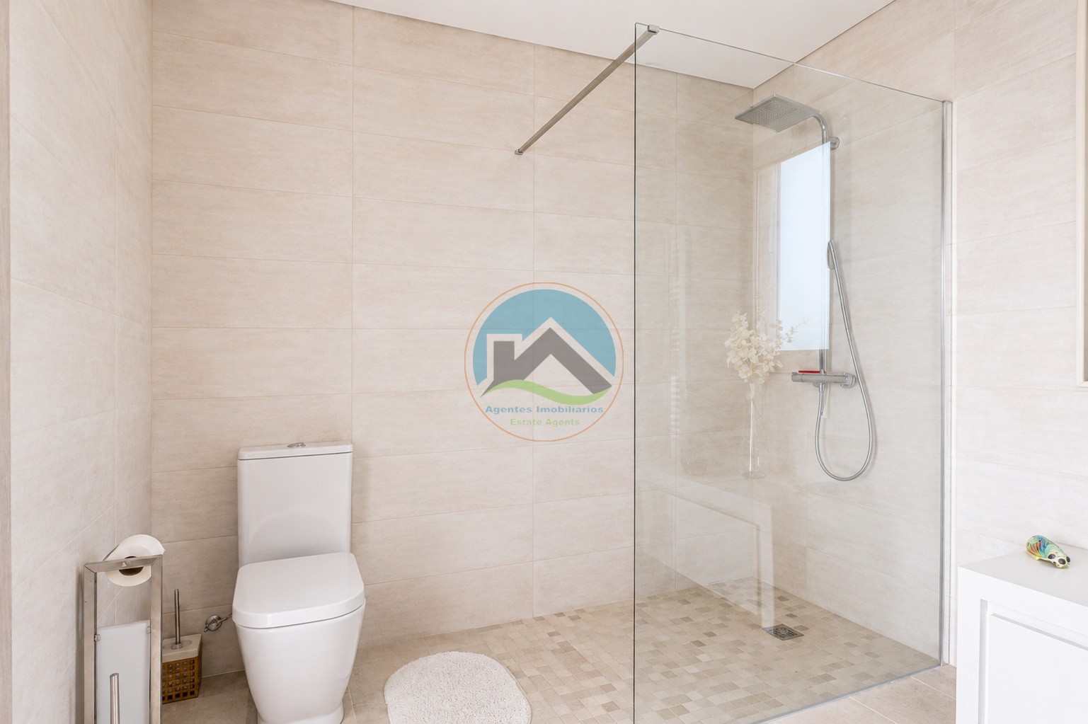 Moradia Contemporânea Térrea com Piscina Aquecida e terreno na — Foto 20